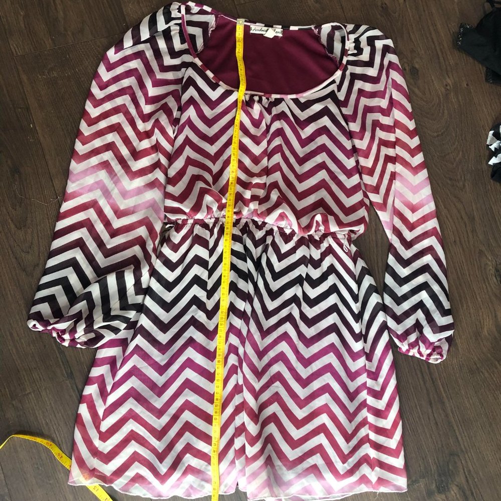 Accidentally In Love  Juniors Medium - Picture 6 of 7